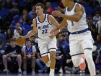 九游会大陆 -关于底特律活塞训练开放日；今晨篮板制胜引欢呼；NBA常规赛在即；更衣室氛围转暖的信息